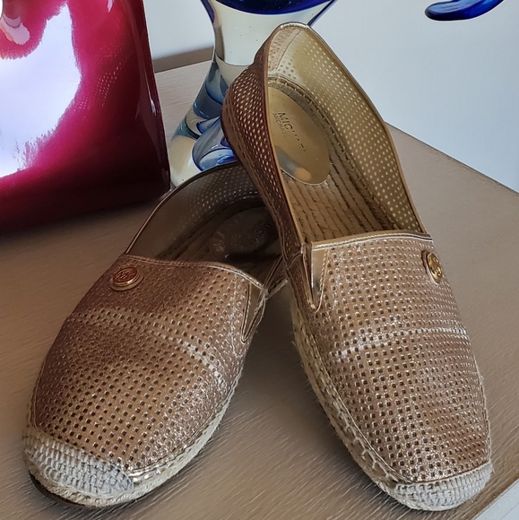 MICHAEL KORS GOLD ESPADRILLE FLATS - Picture 4 of 10
